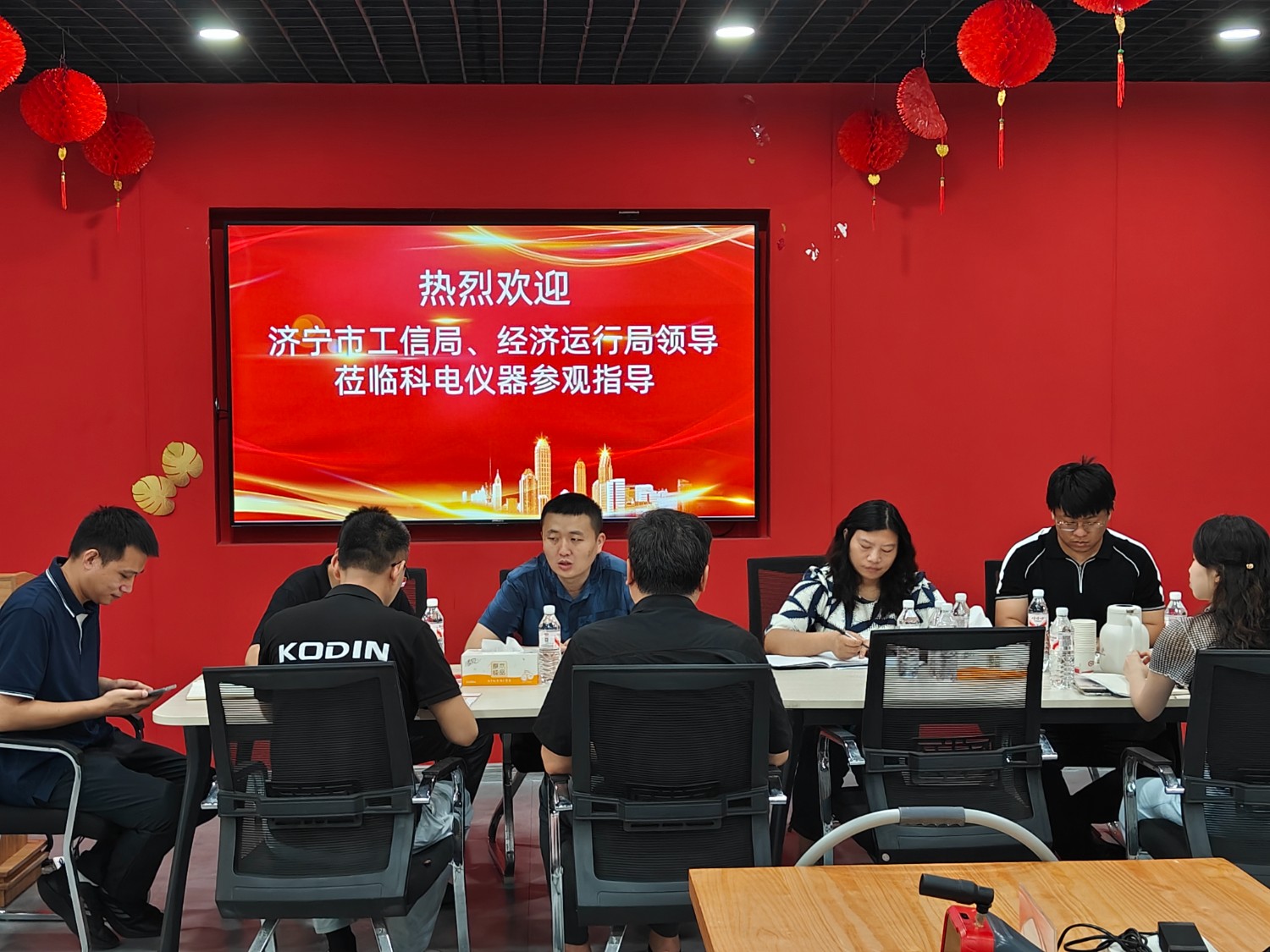 濟(jì)寧市工信局領(lǐng)導(dǎo)蒞臨科電儀器參觀考察